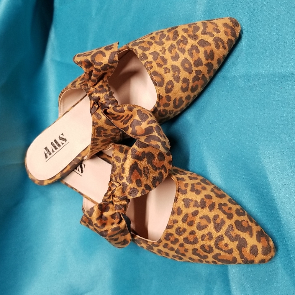 Leopard print flats